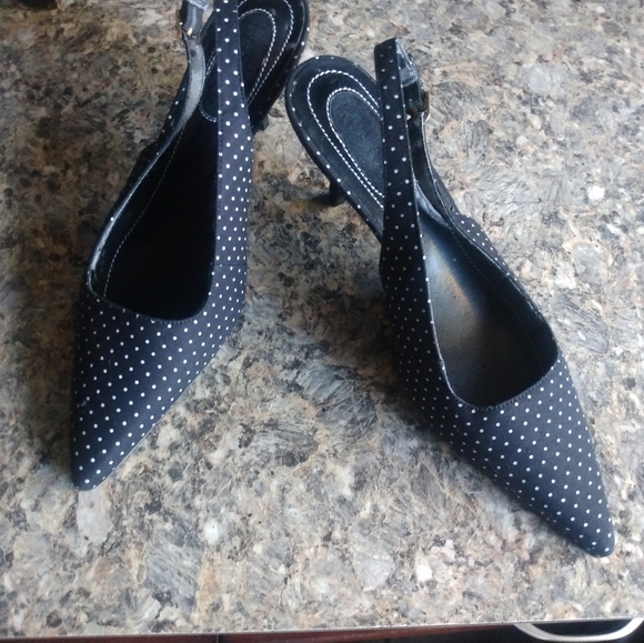 Ralph Lauren Women New Pokla-Dot Kitten Heel Pointed-Toe Pumps Size 6.5B (61) - Picture 1 of 11
